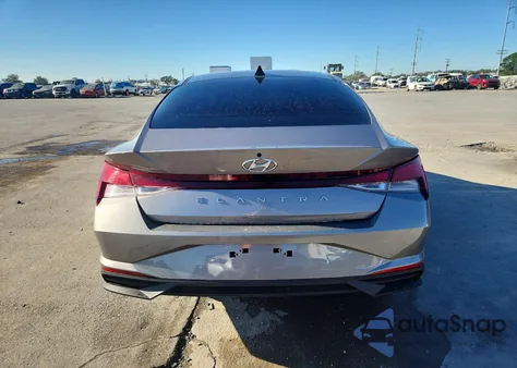 2022 Hyundai Elantra Sel z USA, uszkodzony, nr VIN KMHLS4AG1NU266200